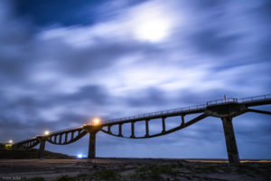 月夜の潮騒橋